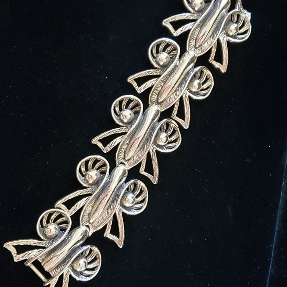Wide Selini Bracelet Mod Butterfly Link